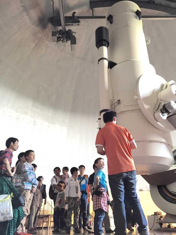 参观近地天体望远镜