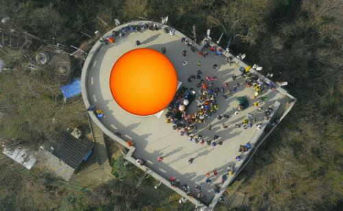 活动现场航拍示意图：用太阳取代了天堡城圆顶