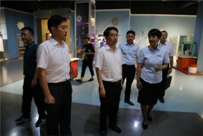 7月23日，副市长吴本辉同志率队视察生命科学主题展厅改造工作